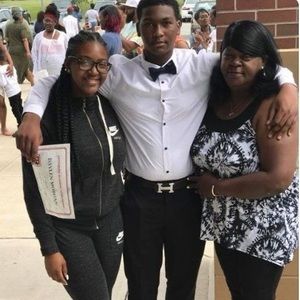 Meet your Posher, Yvette